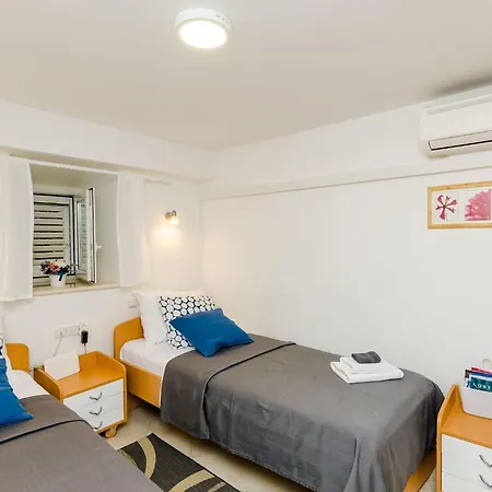 Lägenhet Domix - Two Bedroom *